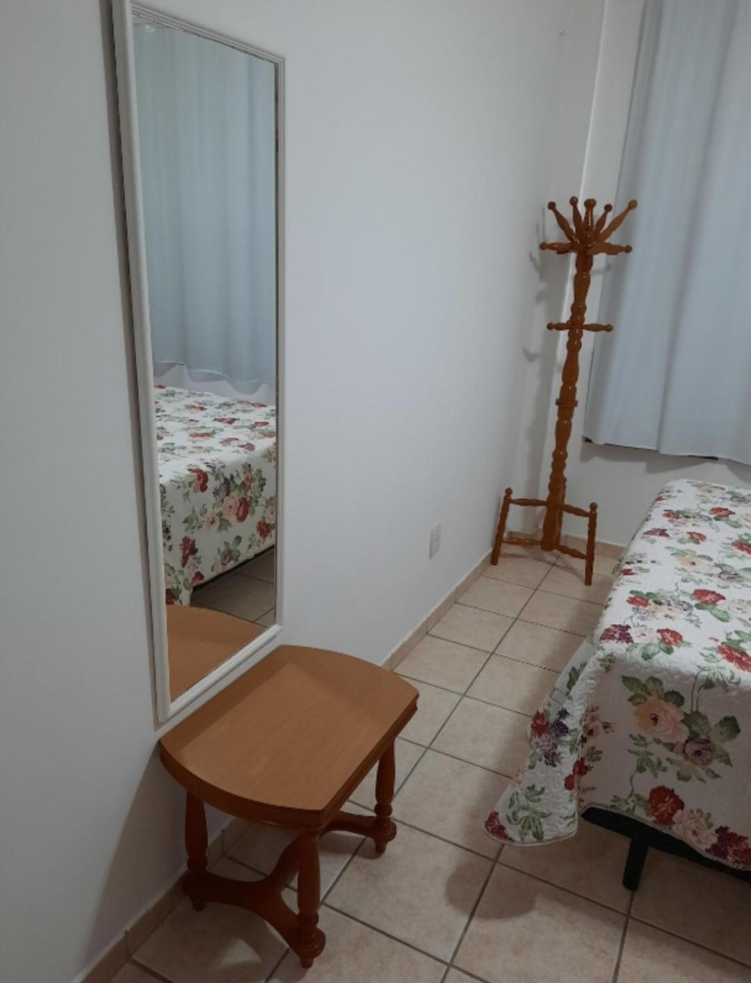 Apto Na Quadra Do Mar - Apartamento