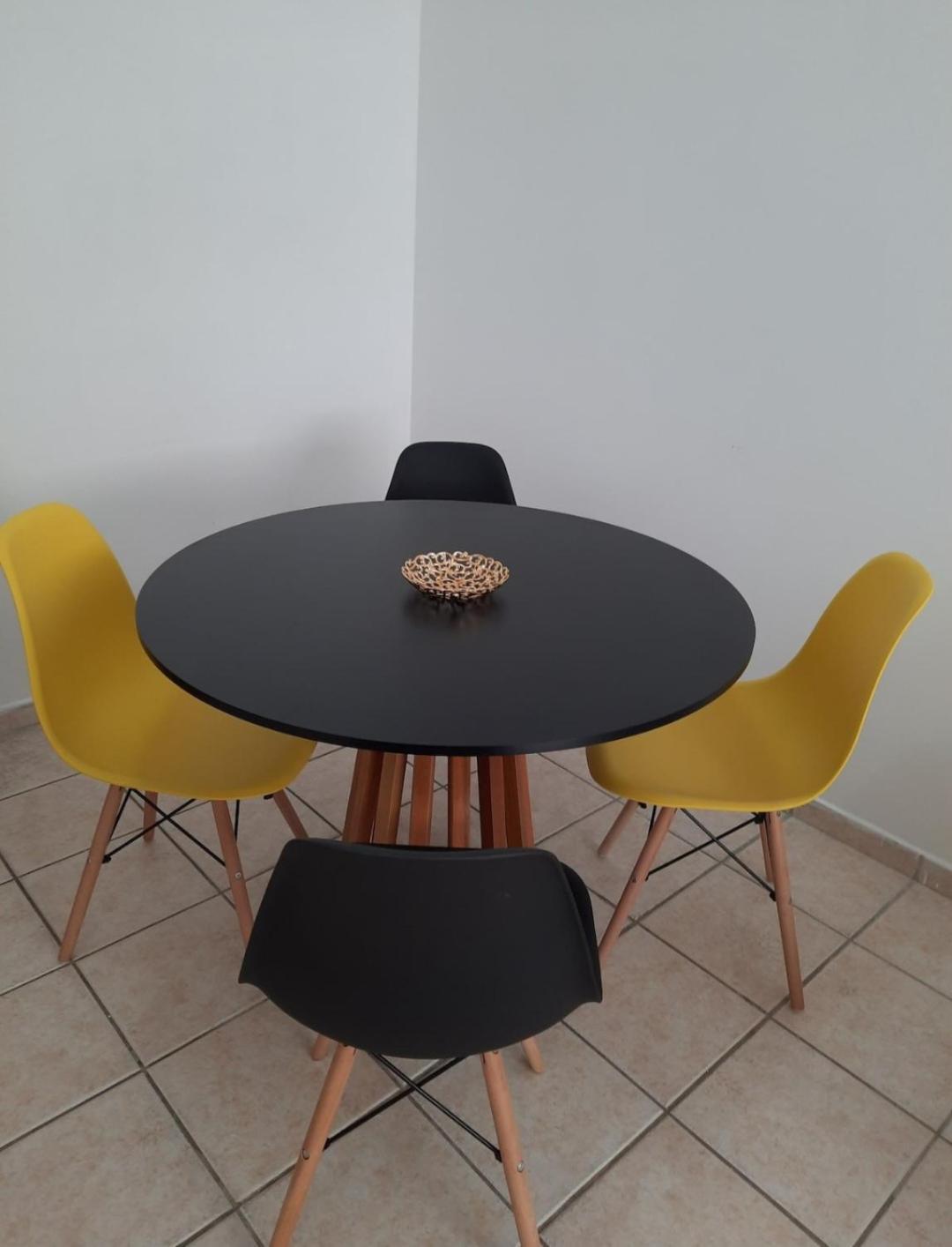 Apto Na Quadra Do Mar - Apartamento *